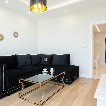 Apartments Aura Sky By Noclegi Renters Warsawa Bagian luar foto