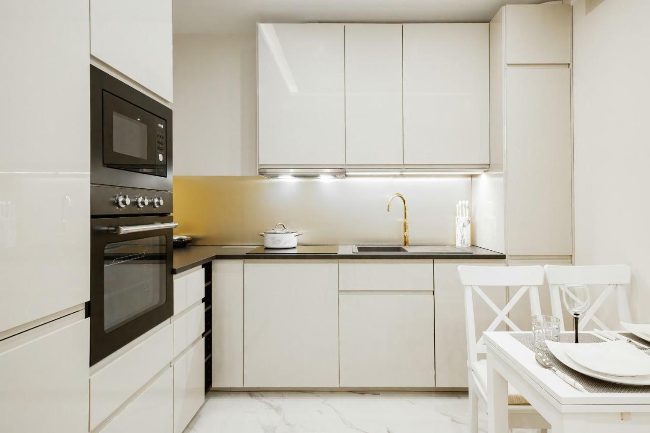 Apartments Aura Sky By Noclegi Renters Warsawa Bagian luar foto