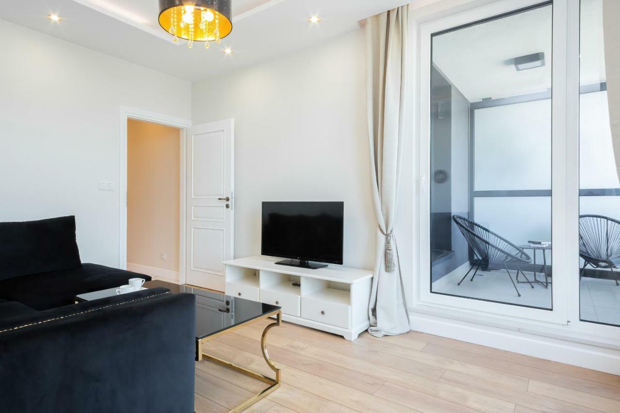 Apartments Aura Sky By Noclegi Renters Warsawa Bagian luar foto