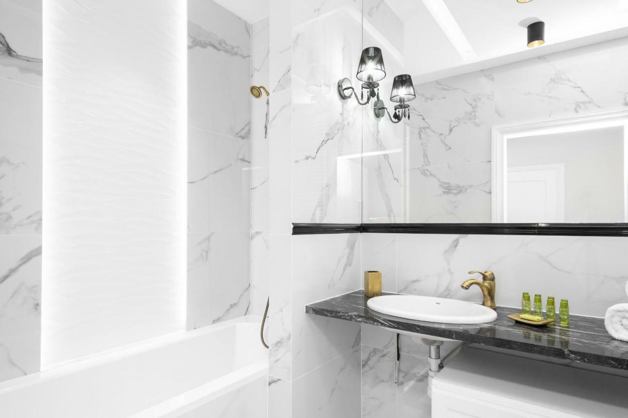 Apartments Aura Sky By Noclegi Renters Warsawa Bagian luar foto