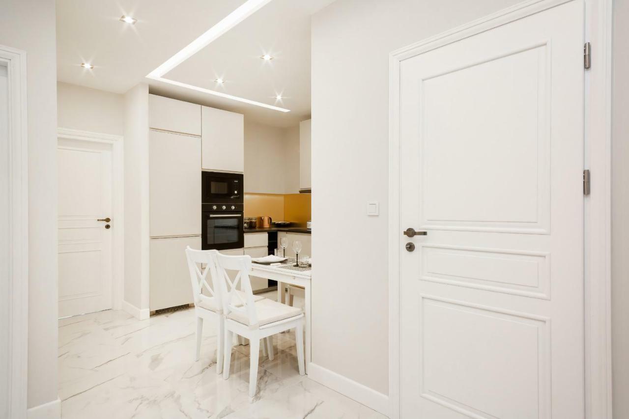 Apartments Aura Sky By Noclegi Renters Warsawa Bagian luar foto