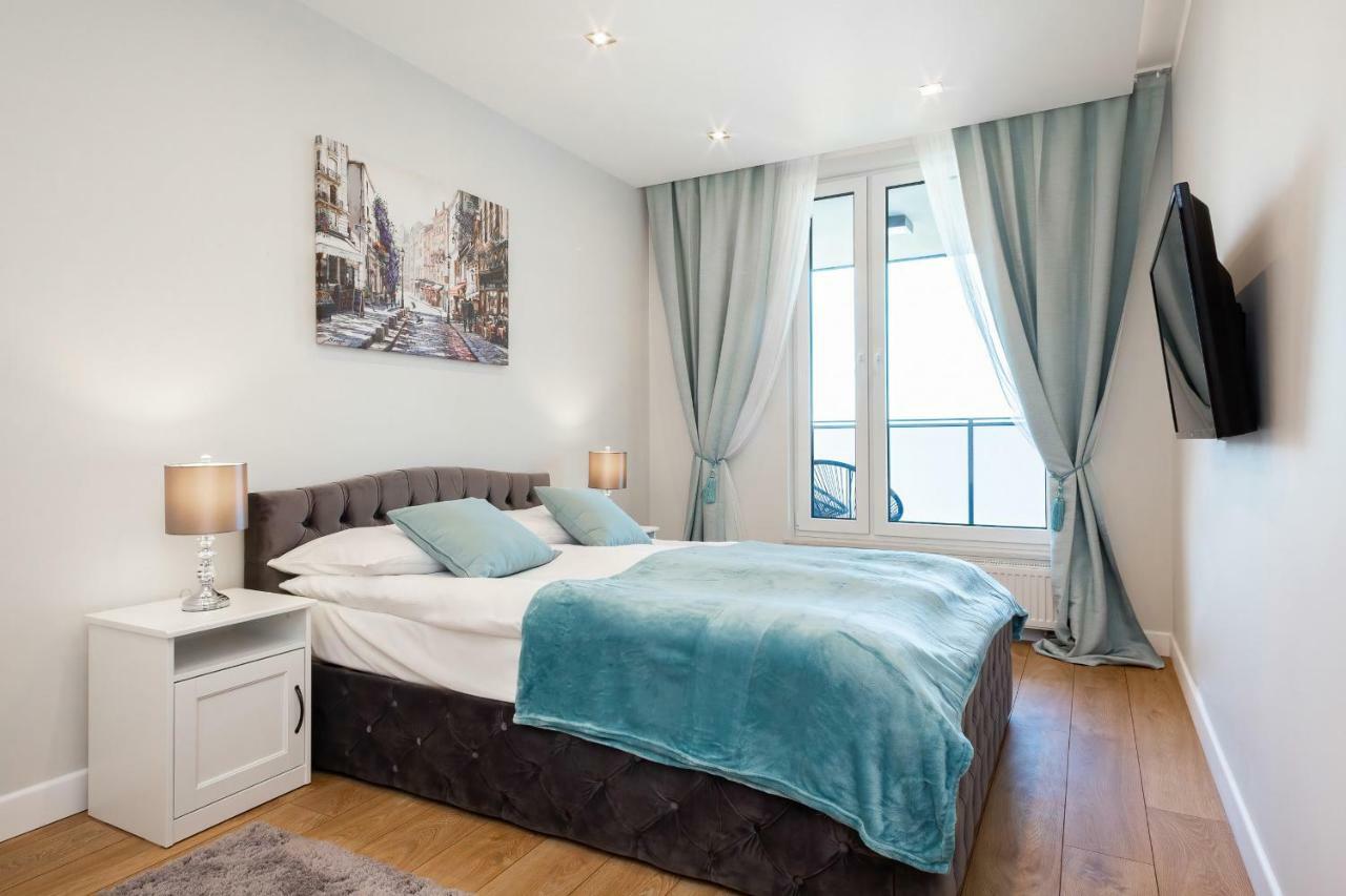 Apartments Aura Sky By Noclegi Renters Warsawa Bagian luar foto
