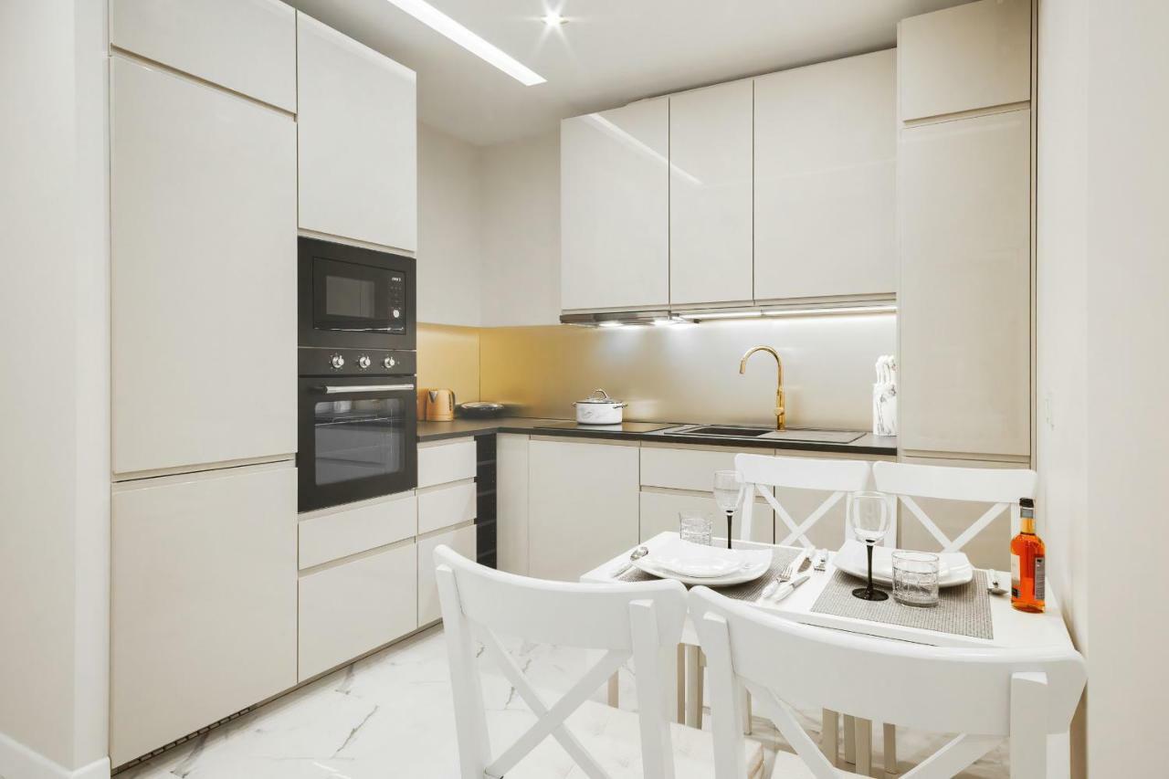 Apartments Aura Sky By Noclegi Renters Warsawa Bagian luar foto